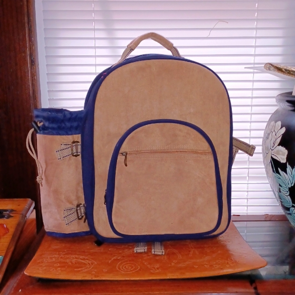 Hiking bag. Camping bag. Fishing bag. Backpack. Picnic bag.